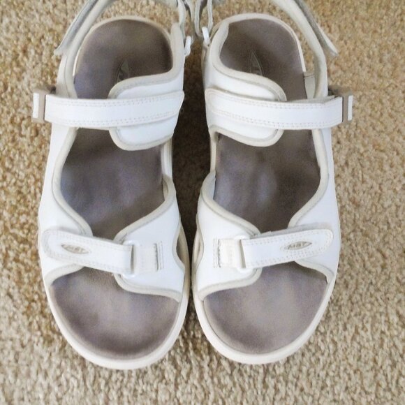 Mbt Kisumu White Sandals - 9/9.5 - Picture 2 of 11